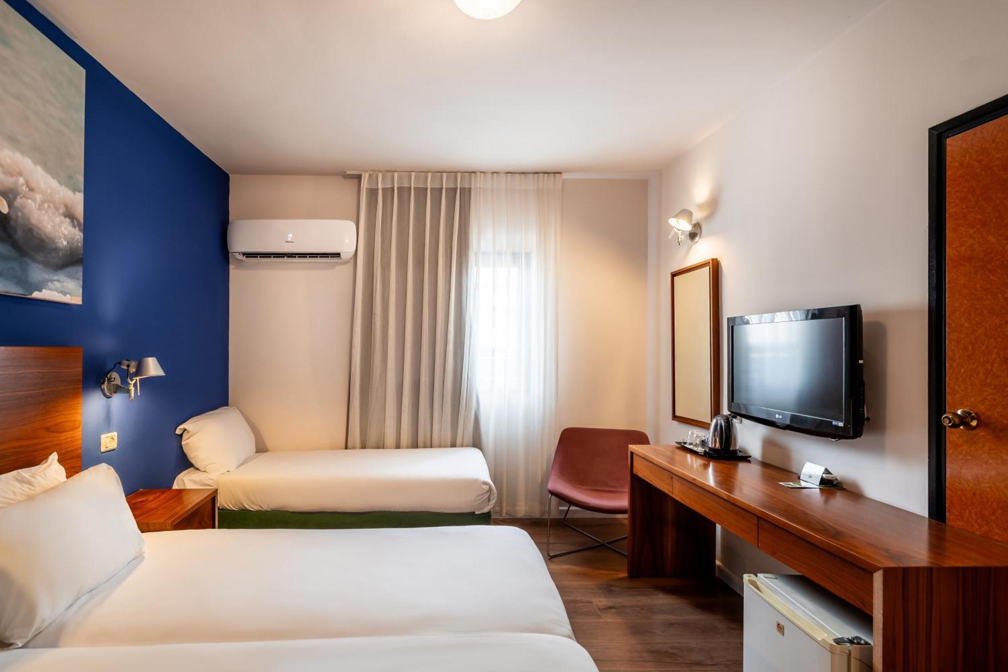Jacob Tiberias Hotel Bagian luar foto
